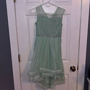 Girls formal dress size 12 below knees